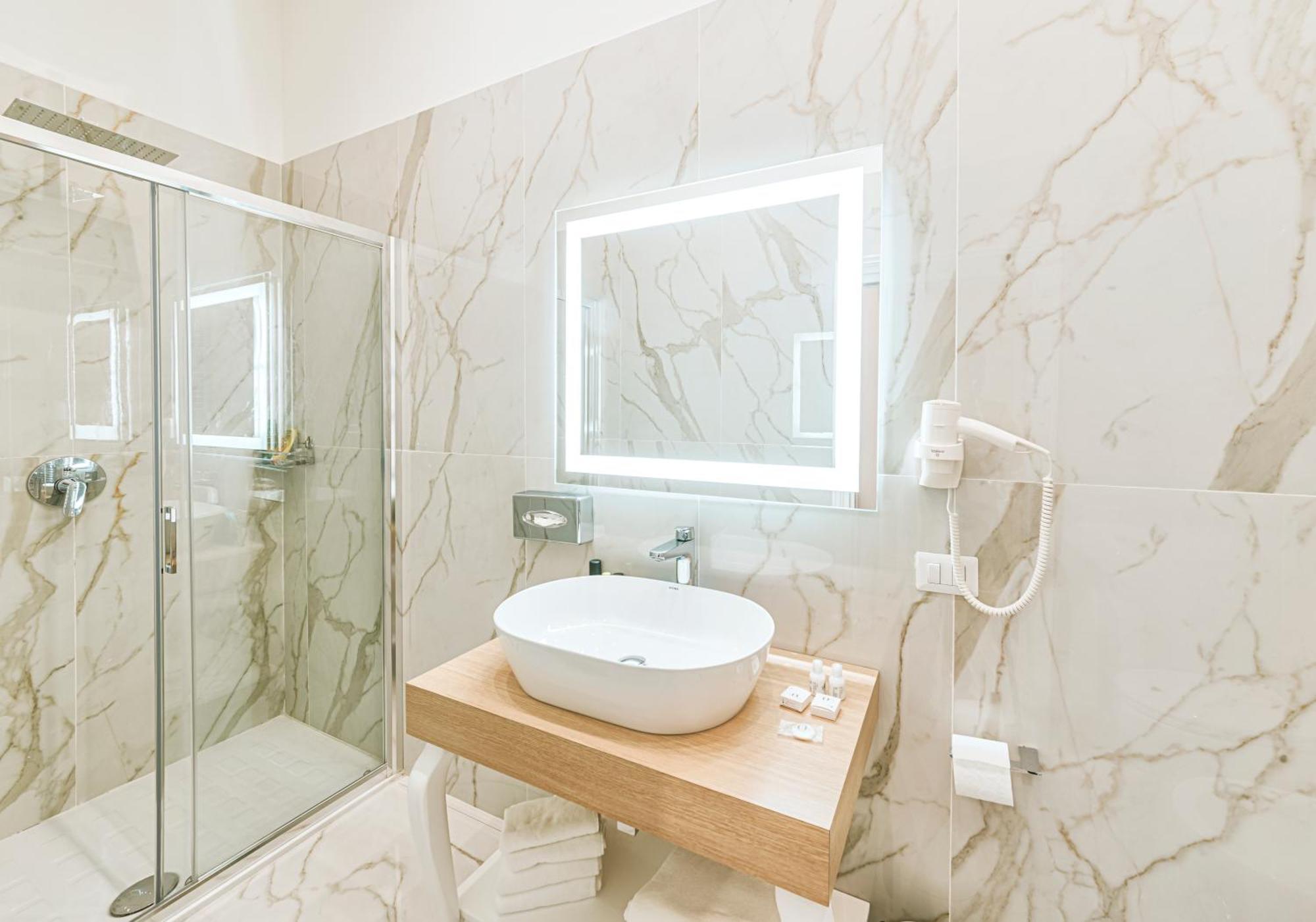 Gentile Suite & Spa Vomero Neapel Exterior foto